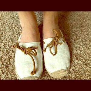 Sperry White Canvas Spring/Summer size 7!